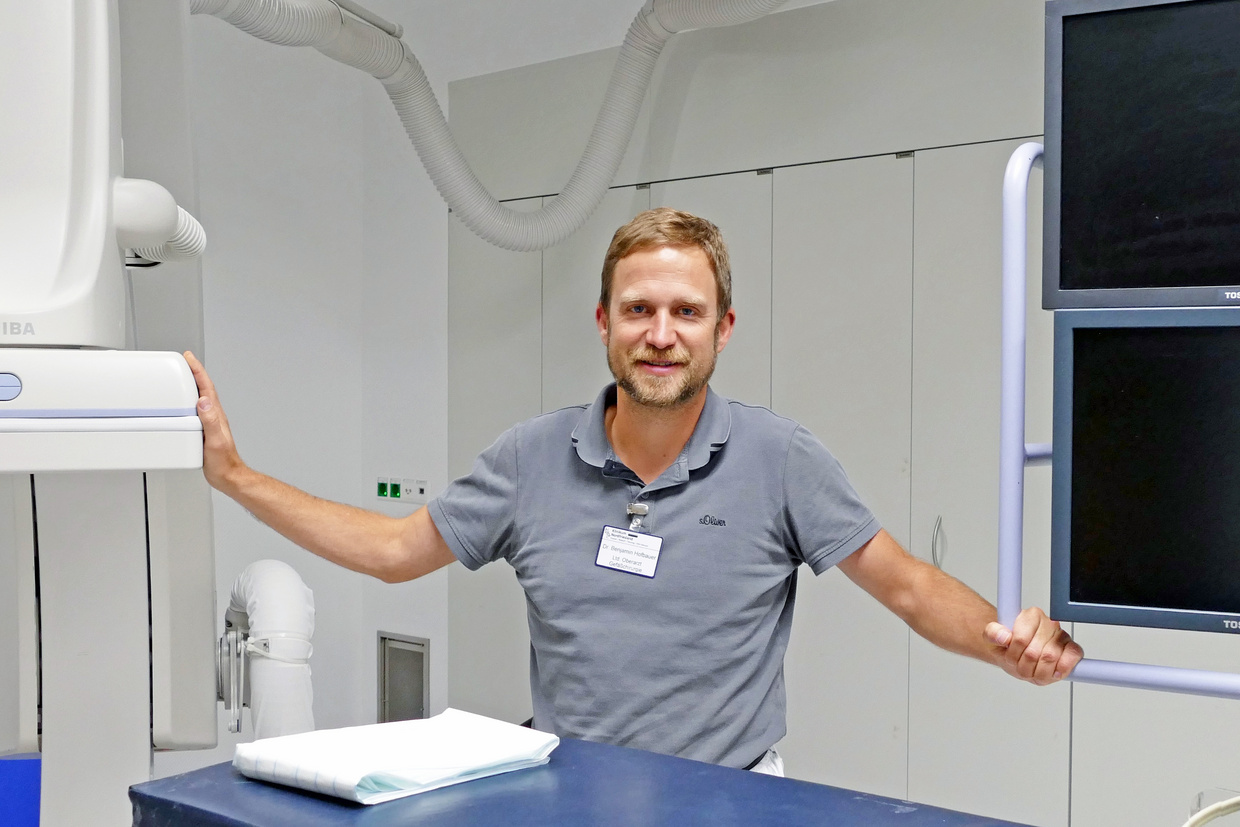 Dr. Benjamin Hofbauer ist leitender Oberarzt der Gefäßchirurgie in Husum