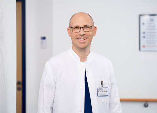 Chefarzt der Inneren Medizin, Klinik Husum, Privatdozent Dr. Jörg Schrader